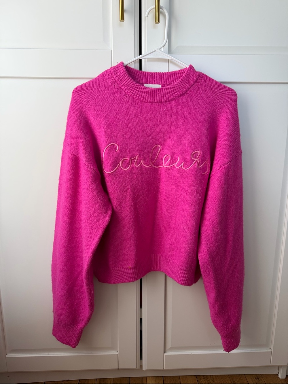 H&M Bright Pink Crewneck Sweater with "Couleurs" Embroidery (5)
